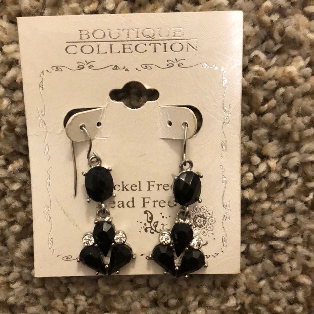 Sliver And Black Stone Earrings - Picture 3 of 4